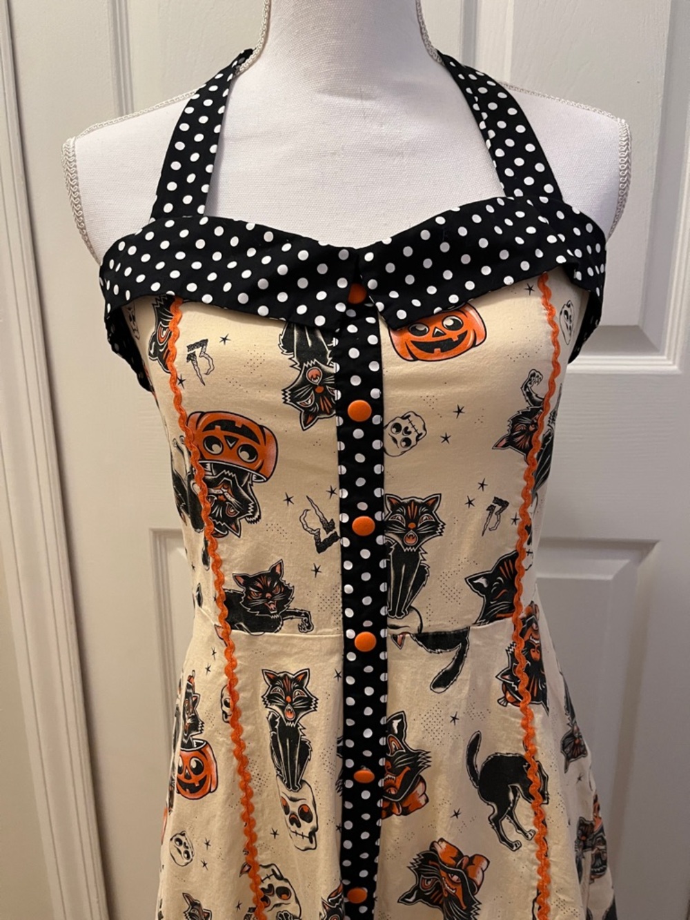 Vintage-Inspired Sourpuss Halloween Print Halter Dress in Cream, Orange & Black - Picture 5 of 16